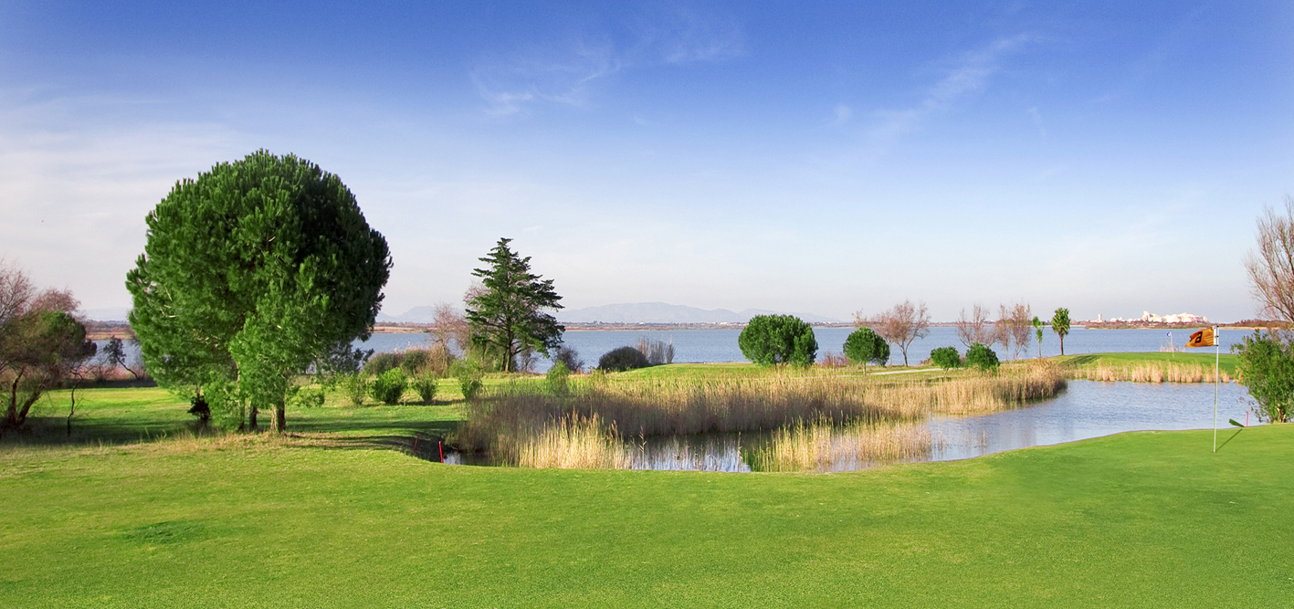 Horizon Golf 1p4 lake and golf view