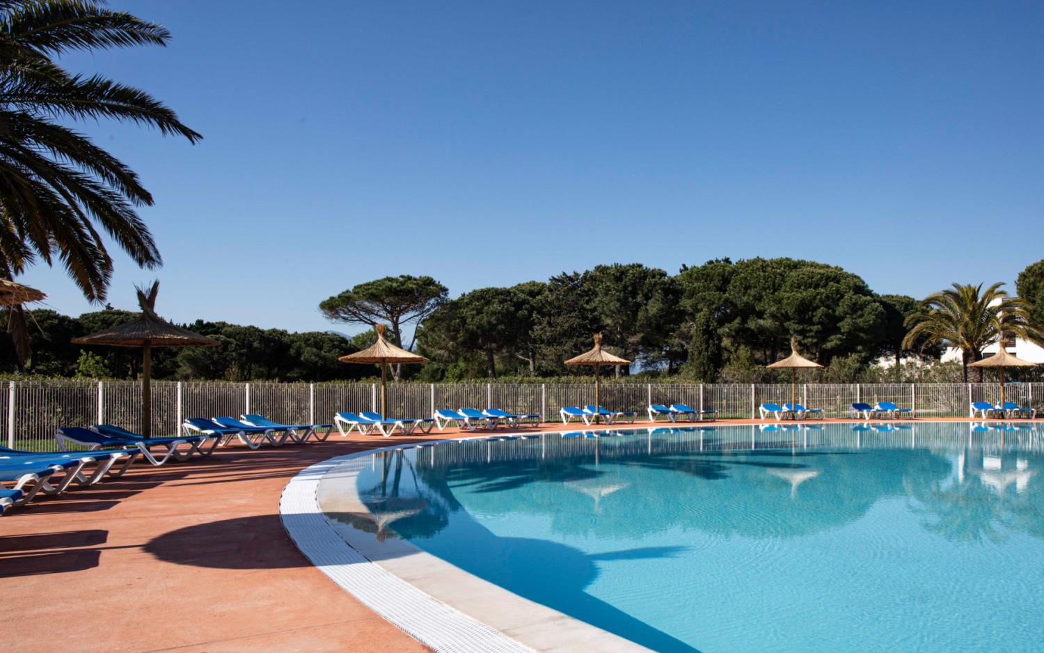Horizon Golf 2p6 pool and golf view, Saint Cyprien