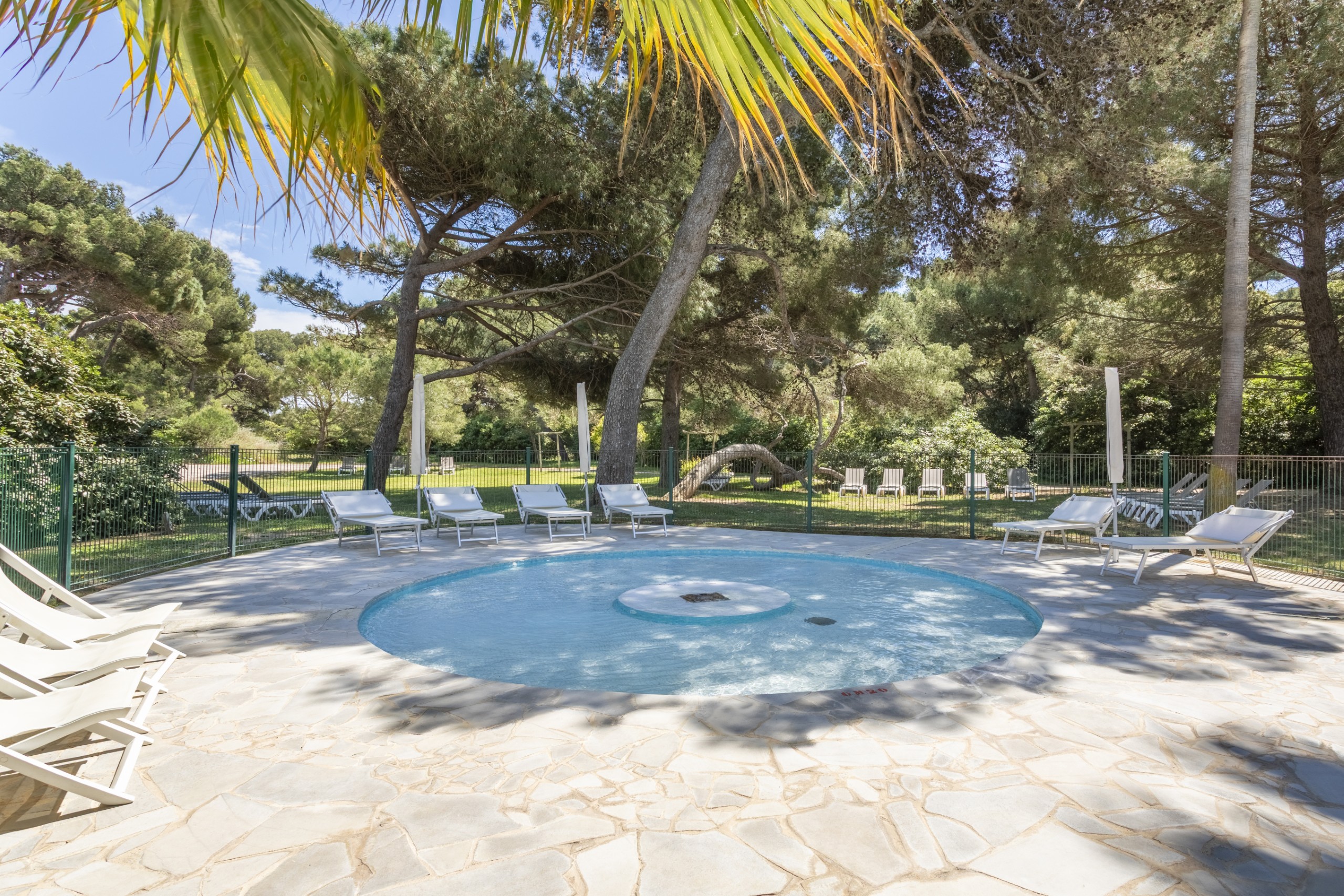 Residence La Pinede 2p4p Vue Jardin NR