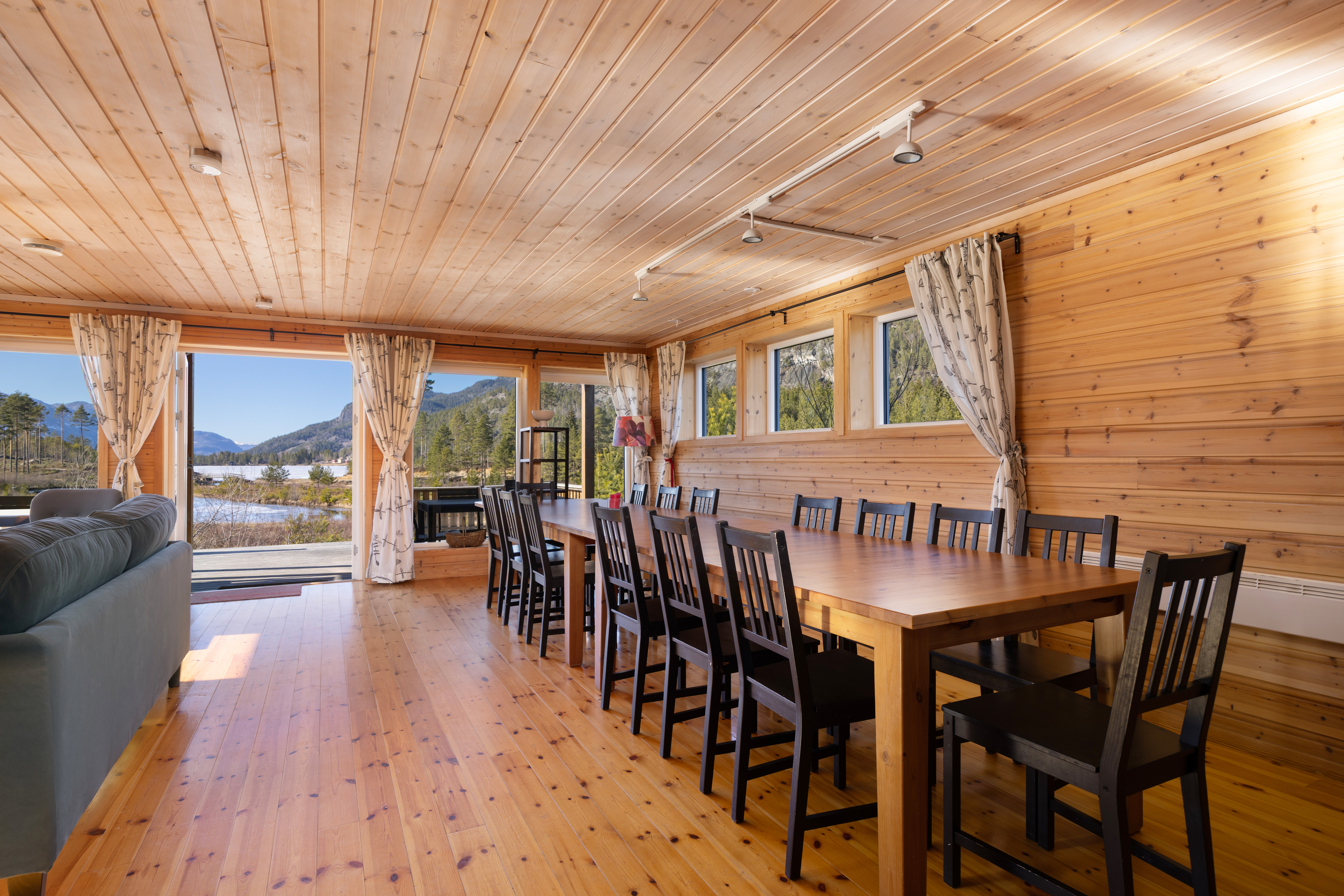 Lakehouse 14p