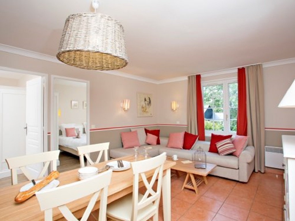 Normandy Garden 6p. House