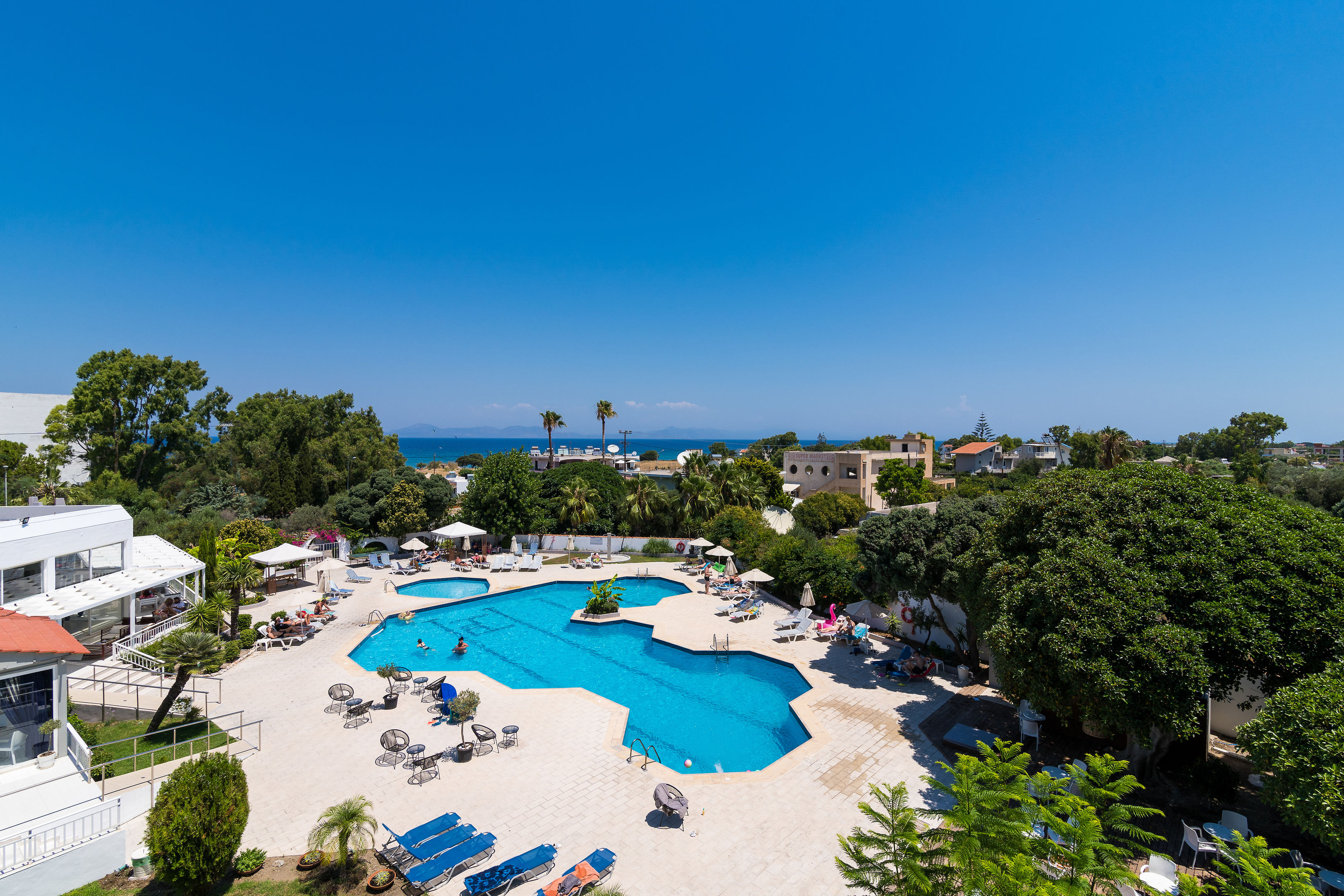 Happy Days Hotel, Theologos