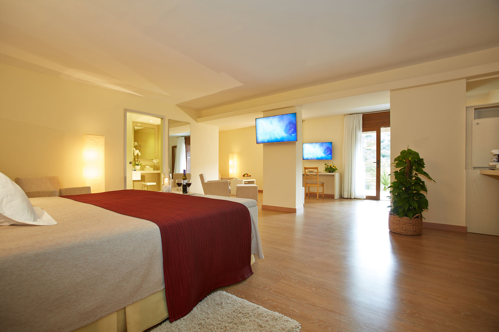 L'Hermitage Hotel & Spa