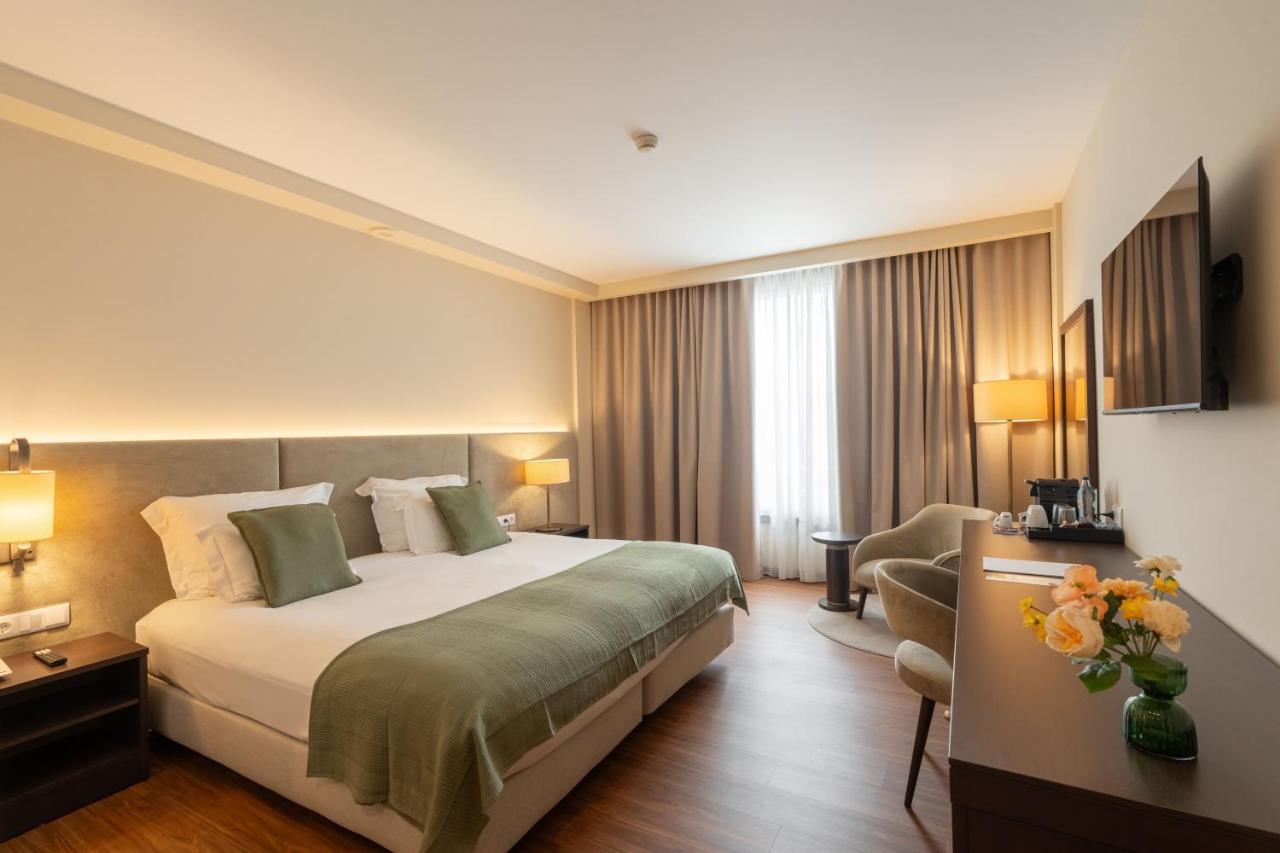 Premium Maia Hotel