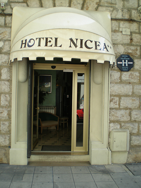 Byakko Nice Center