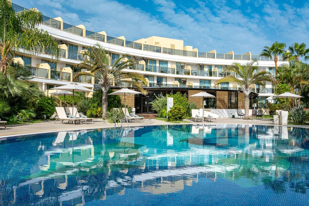 Sir Anthony Hotel, Arona