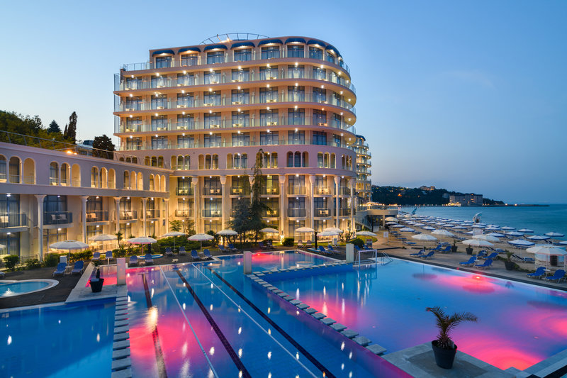 Azalia Hotel Balneo & SPA, Heiligen Constantijn en Helena